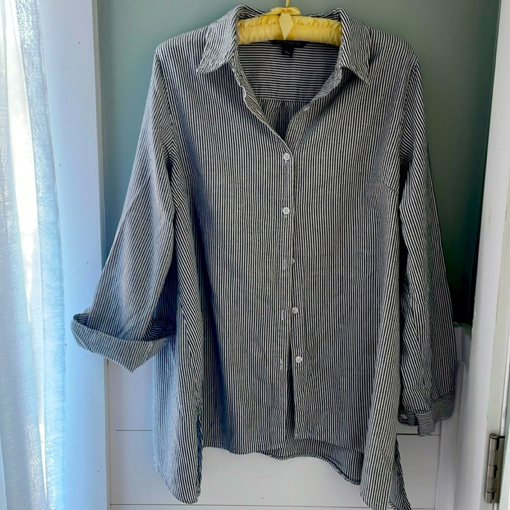 Women’s oversized black and white stripe hip length button down shirt